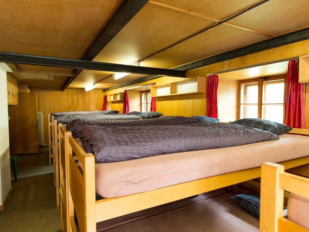 Gasthaus Pension Zum Turm Hospental Bagian luar foto
