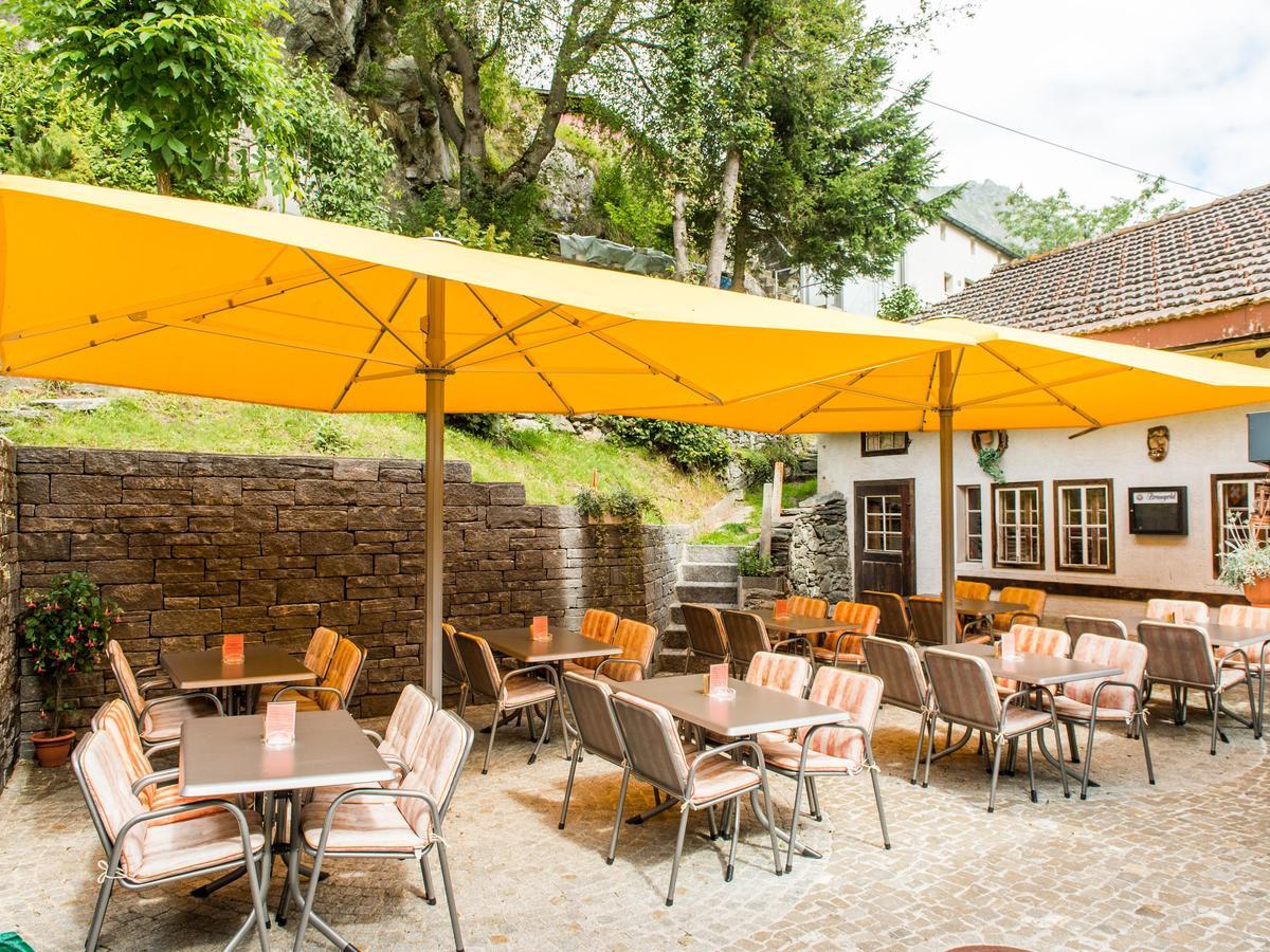Gasthaus Pension Zum Turm Hospental Bagian luar foto