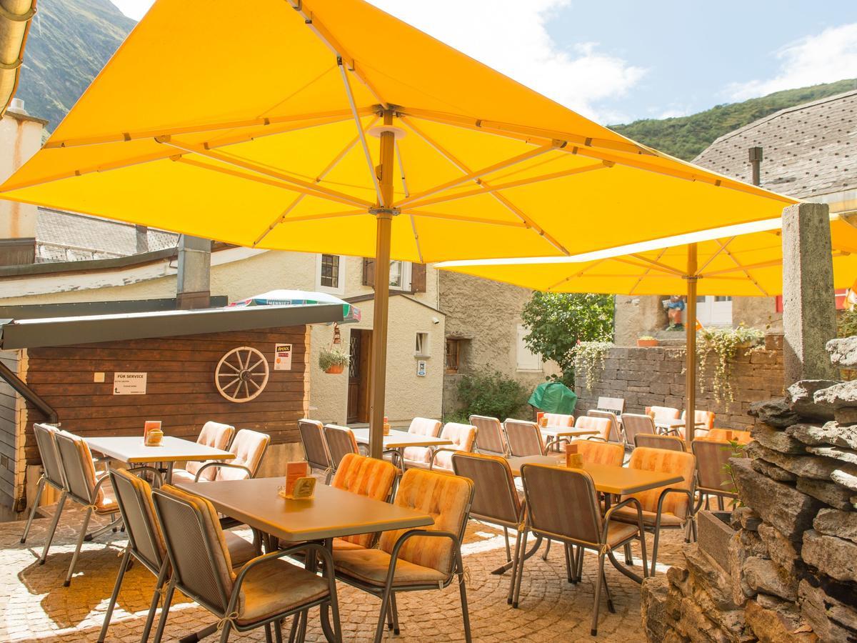 Gasthaus Pension Zum Turm Hospental Bagian luar foto